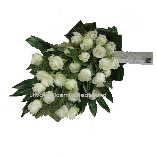 Rouwboeket witte rozen met groen ( UB 111 ) 